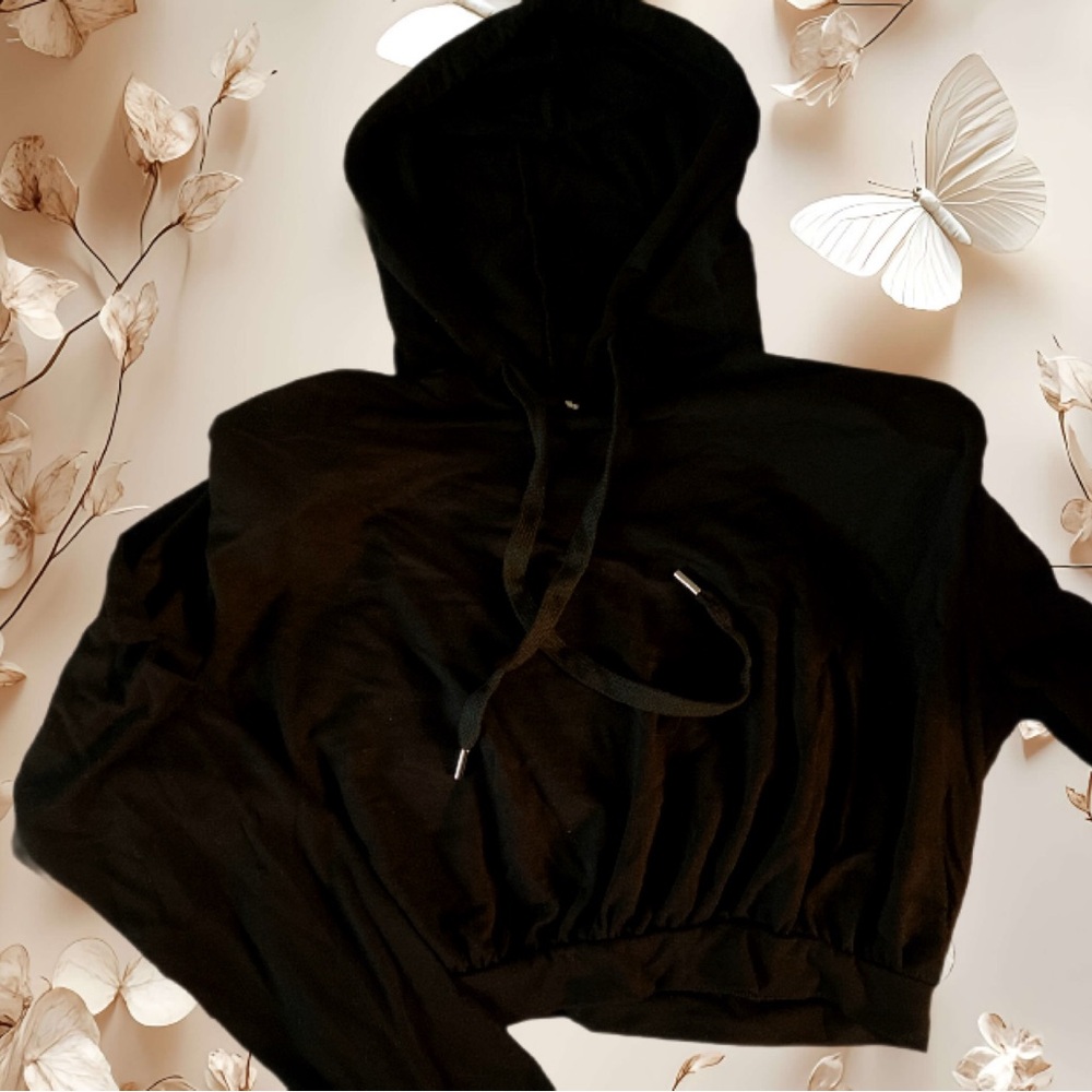 Black Cropped Hoodie with Shoulder Pads